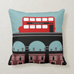 Londoner Bus auf einer Brücke Kissen<br><div class="desc">Vector Graphic by Natalia Povalyaeva</div>