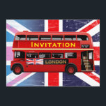 Londons berühmter Roter Bus Einladung<br><div class="desc">Diese coole Hochzeitseinladung enthält einen bekannten Vintagen Rotbahnbus,  ein Wahrzeichen von London und England mit der Union Jack im Hintergrund. 
Bitte vergewissern Sie sich,  dass Sie jedes Textfeld bearbeiten,  bevor Sie Ihre Bestellung aufgeben.</div>