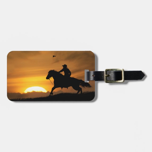 Lone Riding Cowboy im Sonnenuntergang Gepäckanhäng Gepäckanhänger (Vorderseite horizontal)