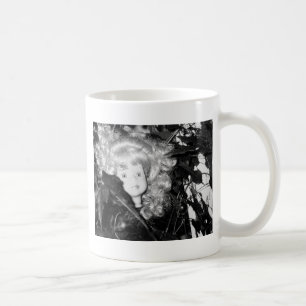 Lonely Doll Head Kaffeetasse