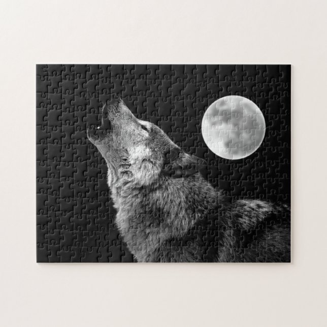 Lonely Grey Wolf & Fullmoon (Horizontal)