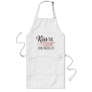 Long Embrasse le tablier de cuisine - Elle en a besoin