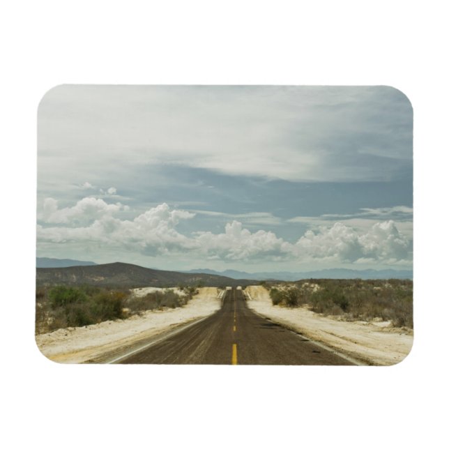 Long Straight Road durch mexikanische Baja Landsch Magnet (Horizontal)
