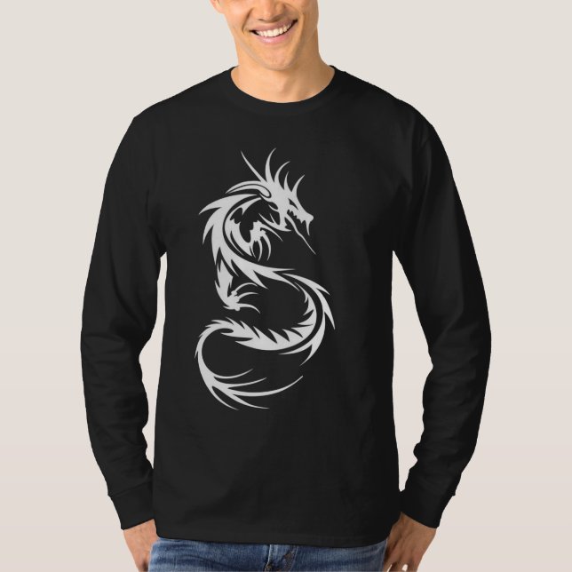Long T-shirt de noir de douille de dragon tribal (Devant)