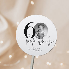 Look Who is 60 Funny Foto Simple 60 th Birthday Runder Aufkleber