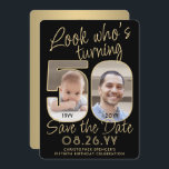 Look Who's 50 Black & Gold 2 Foto Geburtstagsparty Save The Date<br><div class="desc">Schau, wer 50 wird! Laden Sie Ihre Familie und Freunde zu einem bevorstehenden 50. Geburtstag mit maßgeschneiderten Foto Save the Date Party Einladungen. Bilder und Texte auf dieser Vorlage sind einfach zu personalisieren. (IMAGE PLACEMENT TIP: Eine einfache Möglichkeit, ein Foto genau zu positionieren, wie Sie es gewollt haben, ist es,...</div>