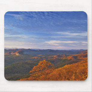 Looking Glass Rock bei Sonnenaufgang in der Pisgah Mousepad