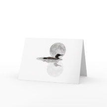 Loon Swims Dans La Carte De Voeux Lune