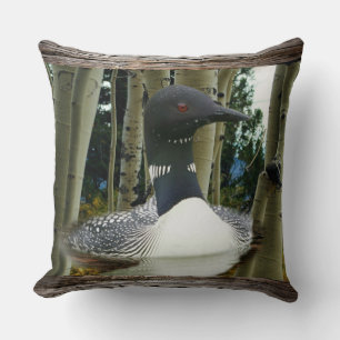 Loon Wilderness Throw Kissen