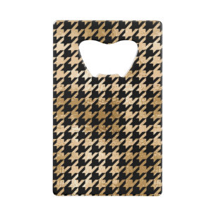 L'or métallique accroche la dent, motif de mode.