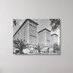 Los Angeles, CA View of Biltmore Hotel and Stree Leinwanddruck