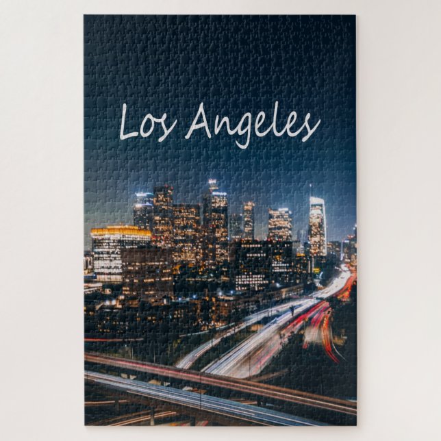 Los Angeles California City Skyline in der Nacht (Vertikal)