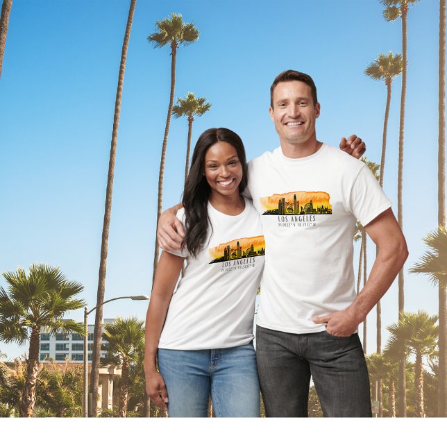 Los Angeles Skyline Latitude und Longitude T - Shi T-Shirt (Von Creator hochgeladen)