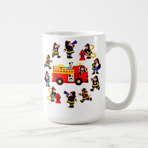 Löschfahrzeug mit beschäftigten Feuerwehrmänner Kaffeetasse