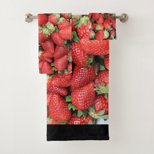 Lot de fraises rouges juteuses (En situation)
