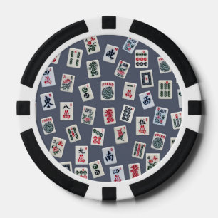 Lot De Jeton De Poker conception de tuiles MahJongg sur fond bleu foncé