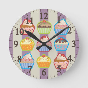 Lotsa Kuchen-lila Streifen Runde Wanduhr