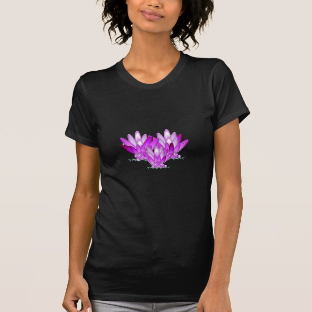 Lotus blossom pink auf grünem Meeresgrund T-Shirt (Vorderseite)