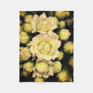 Lotusdröm- Elegant blomdesign Fleecedecke
