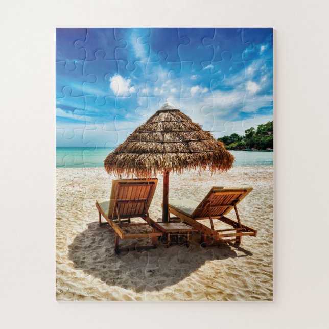 Lounge Chairs Beach throw Pillow (Vertikal)