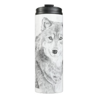 Loup entre les bouleaux sur une bouteille thermale