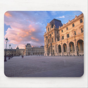 Louvre, Paris, Frankreich Mousepad