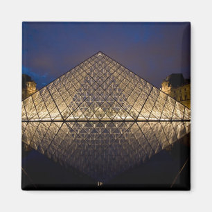 Louvre Pyramid vom Architekten I.M. Pei Magnet