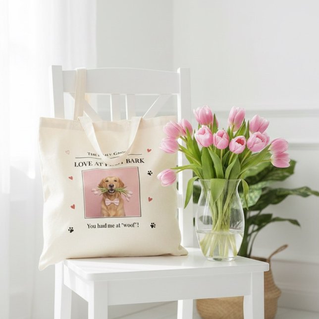 Love at First Bark Personalized Dog  Tragetasche (Von Creator hochgeladen)