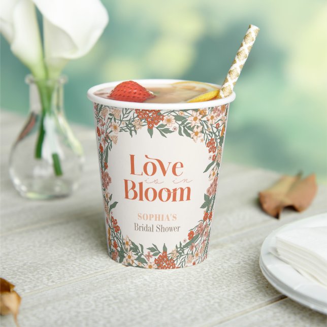 Love is in Bloom Boho Wildflower Bridal Shower Pappbecher (In Situ)