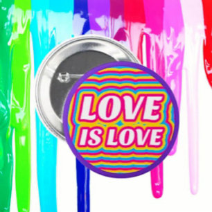 Love Is Love Pride Button – Regenbogen & Lila Ring