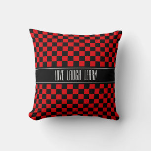 Love Laugh Learn auf Schwarz und Rot Kariert Kissen