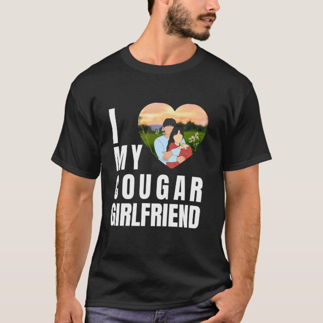 Love My Cougar Funny Older Girlfriend Dating Quote T-Shirt (Vorderseite)
