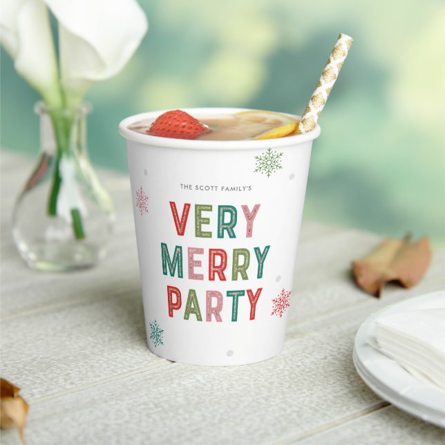 Lovely Lines Merry and Bright Holiday Party Cups Pappbecher (In Situ)