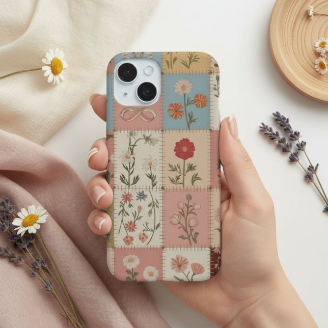 Lovers Patchwork Quilt Floral Botanical Rose iPhone 15 Hülle (Von Creator hochgeladen)