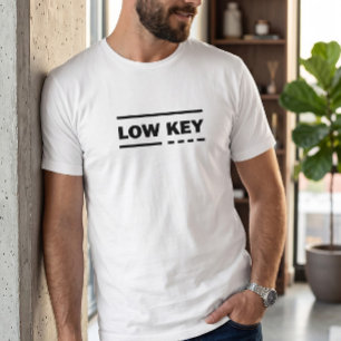 Low Key Minimalist Herren Grafik T-Shirt   Crisp