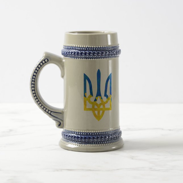 Low polygonal ukrainisch trident bierglas (Links)