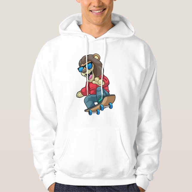 Löwe als Skater mit Skateboard Hoodie (Vorderseite)
