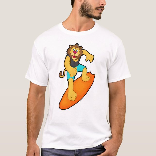Löwe als Surfer mit Surfbrett T-Shirt (Vorderseite)