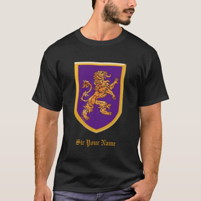 Löwe auf lila Schild T-Shirt (Vorderseite)