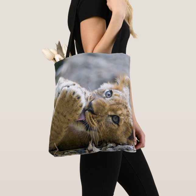 Löwe CUB 2 Tasche (Von Nahem)