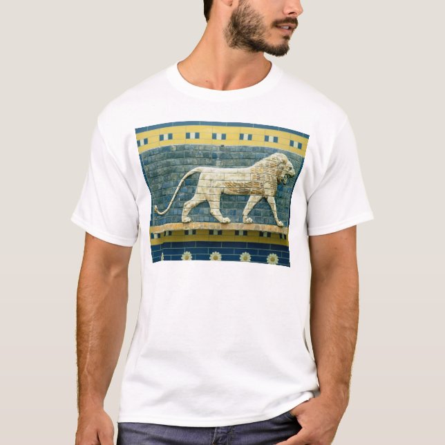 Löwe, der Ishtar darstellt T-Shirt (Vorderseite)