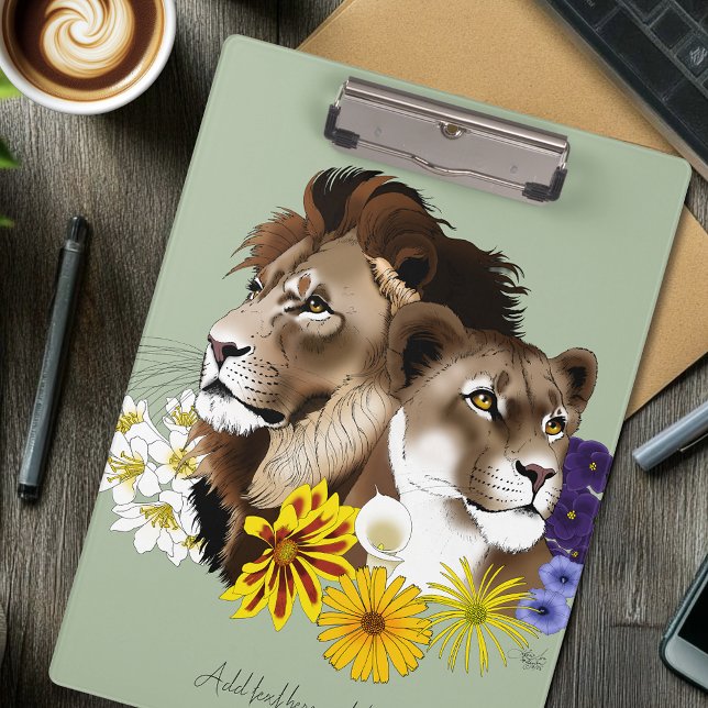 Löwe Löwin Floral Grün  Klemmbrett (Von Creator hochgeladen)