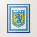 Löwe von Judah Emblem Jerusalem Hebräisch<br><div class="desc">11" x 14" Puzzle mit einem Bild eines blauen und gelben Löwen von Juda auf weiß und einem breiten blauen,  türkisfarbenen und weißen Rand. Die gesamte Hanukkah Puzzle Kollektion finden Sie unter der Rubrik ZUHAUSE im Bereich HOLIDAYS.</div>