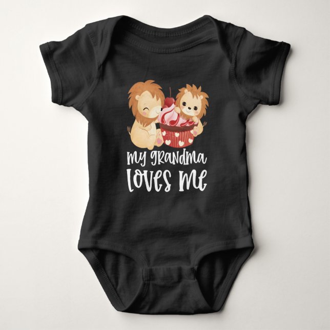 Löwen 🦁 Geschenk für Großkind - Meine Oma-Lieben Baby Strampler (Vorderseite)