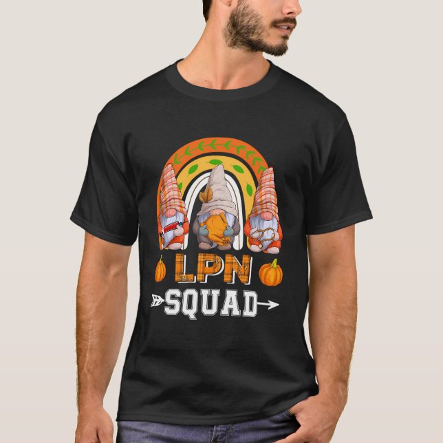 Lpn Squad Three Gnomes Erntedank Fall Pumpkins T-Shirt (Vorderseite)