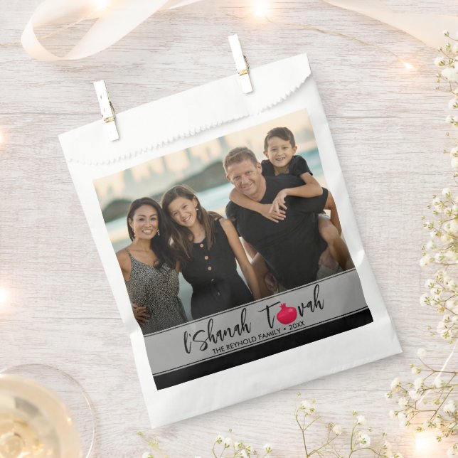 L'Shanah Tovah Pomegranate Elegant Script Photo Geschenktütchen (Ausgeschnitten)