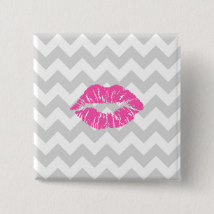 Lt grau weiß Zickzack, Pink Lipstick Kiss Button