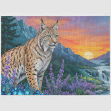 Luchs bei Sonnenaufgang durch Wasserfall