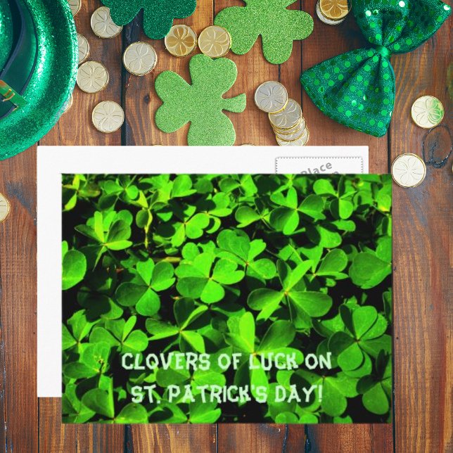 LuckClovers am St. Patrick's Day Postkarte (Clovers of Luck on St. Patrick's Day Postcard)