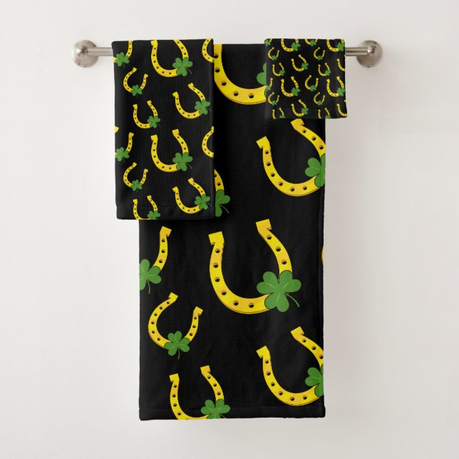 Lucky Golden Horseshoe mit Kleeblatt auf Schwarz Badhandtuch Set (Insitu)